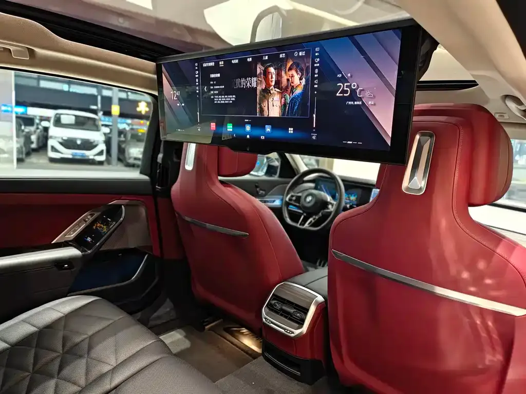 BMW i7 — фото 4