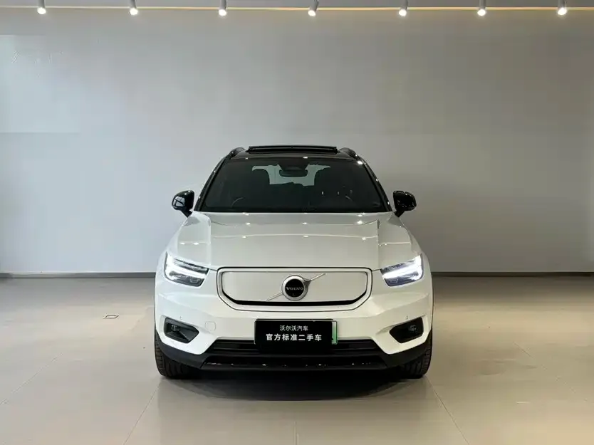 Volvo XC40 NEV — фото 2