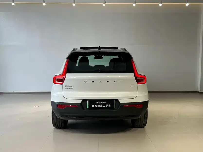 Volvo XC40 NEV — фото 4