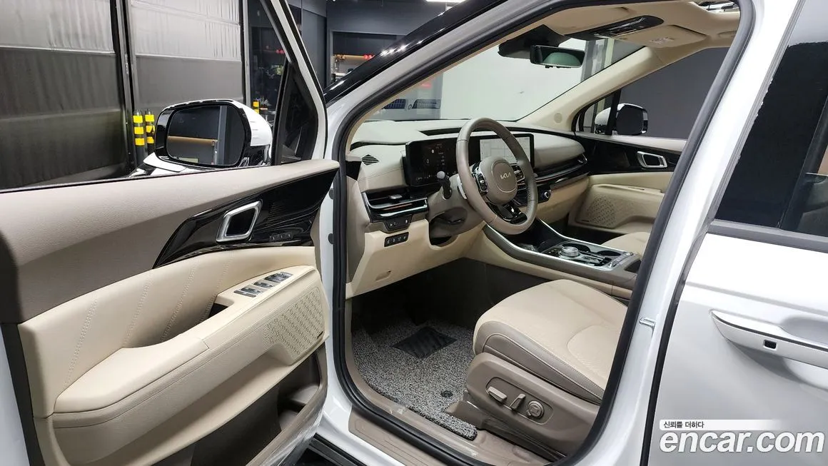 Kia Carnival — фото 10
