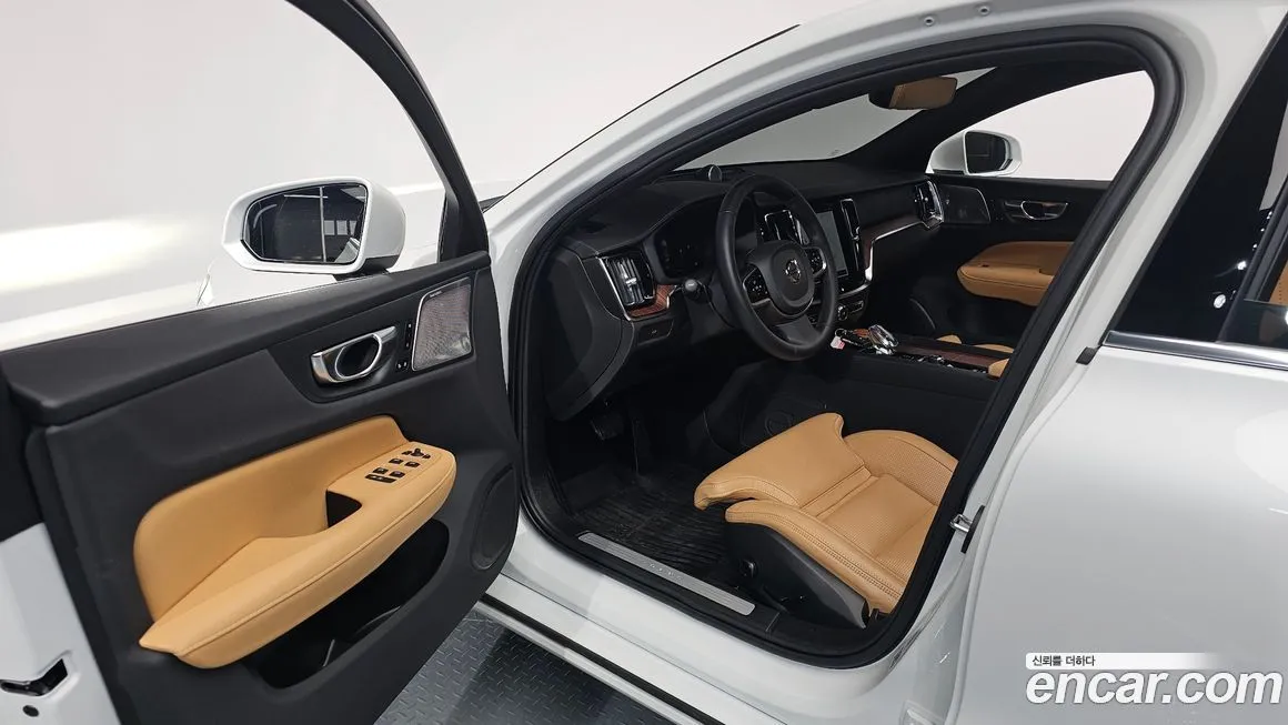 Volvo S60 — фото 10