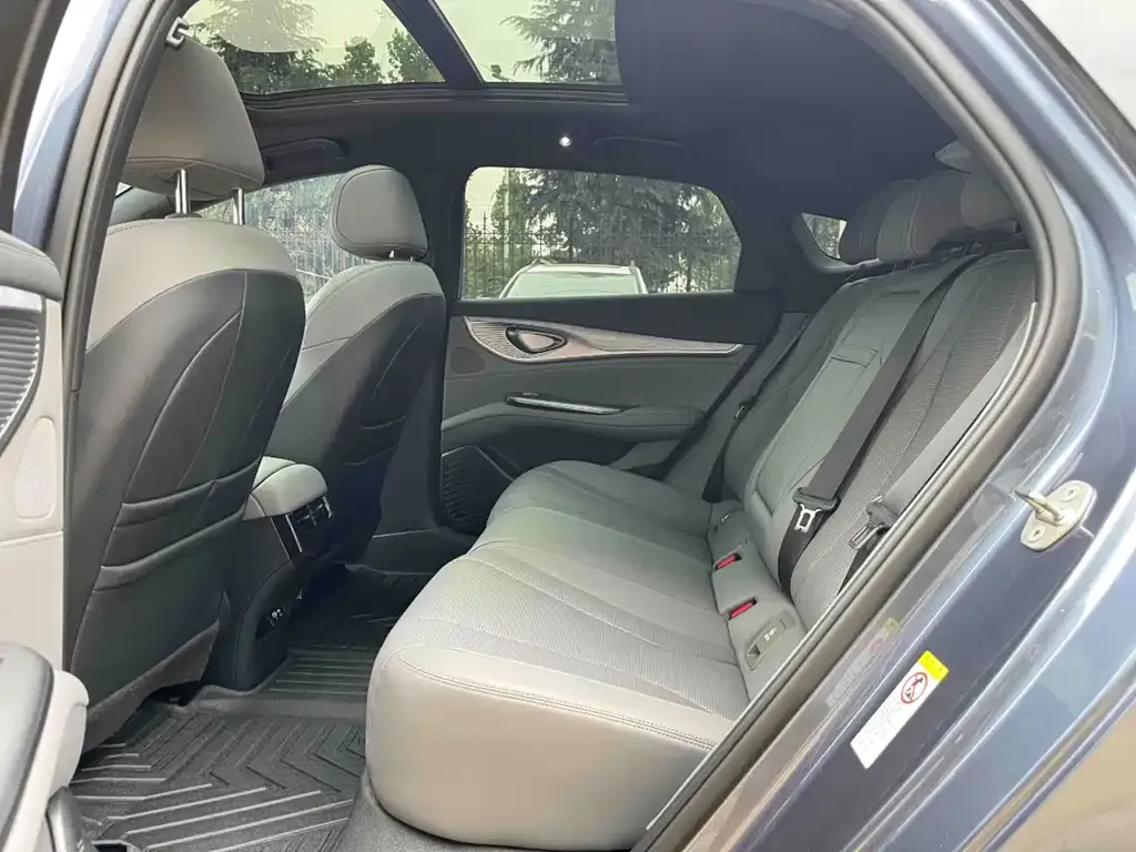 BYD Seal — фото 7