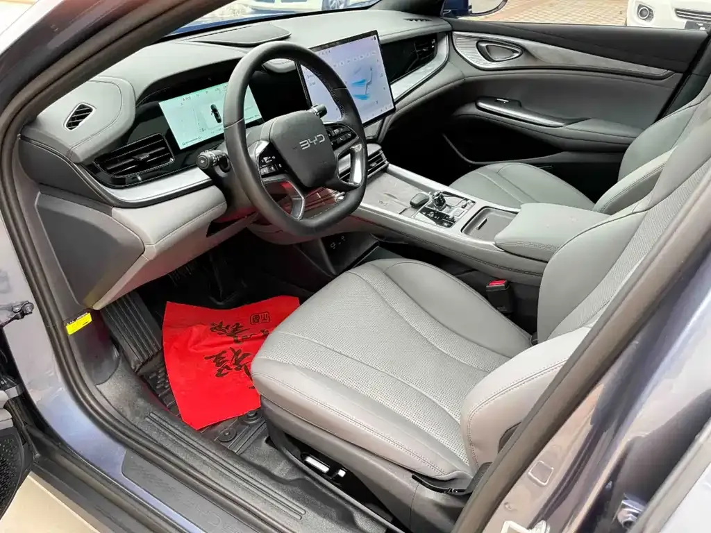 BYD Seal — фото 8