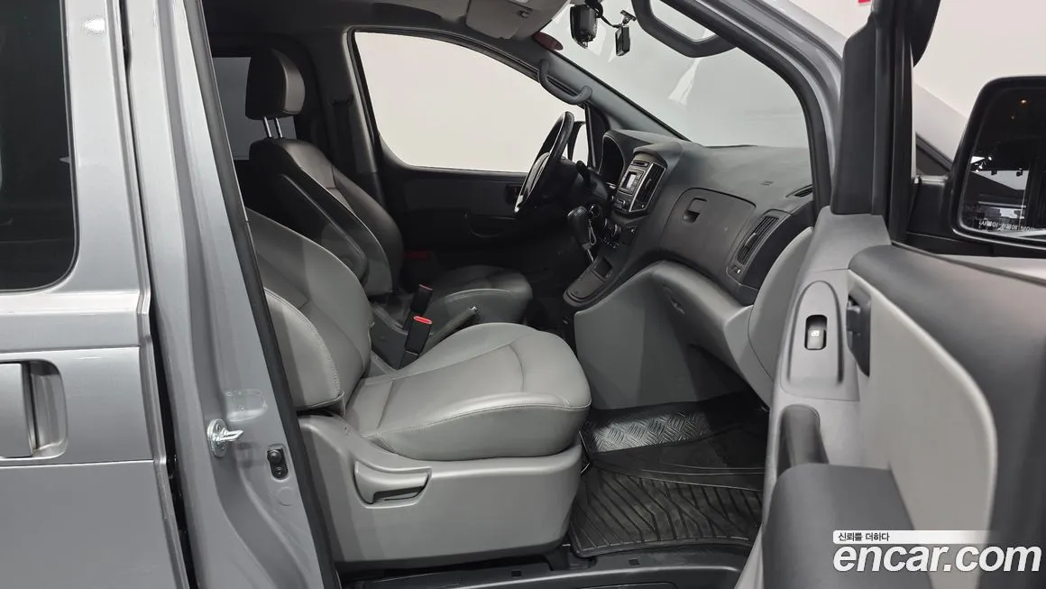 Hyundai Starex — фото 10