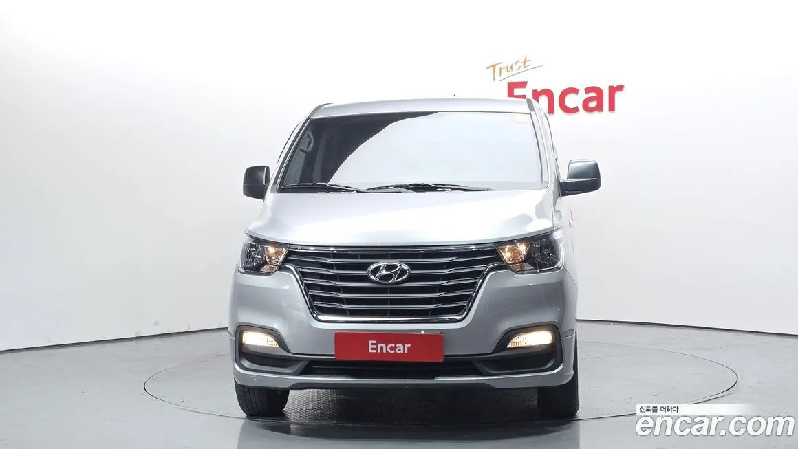 Hyundai Starex — фото 3
