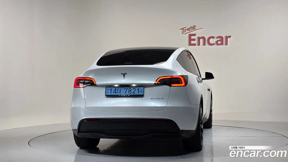 Tesla Model Y — фото 4