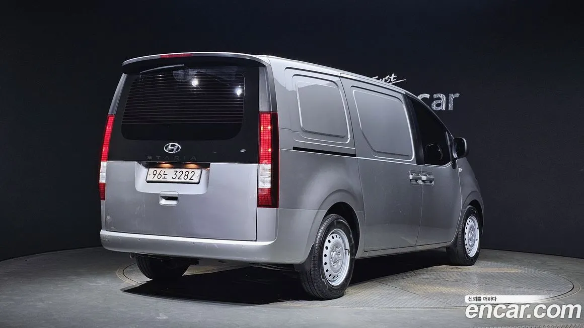 Hyundai Staria — фото 2