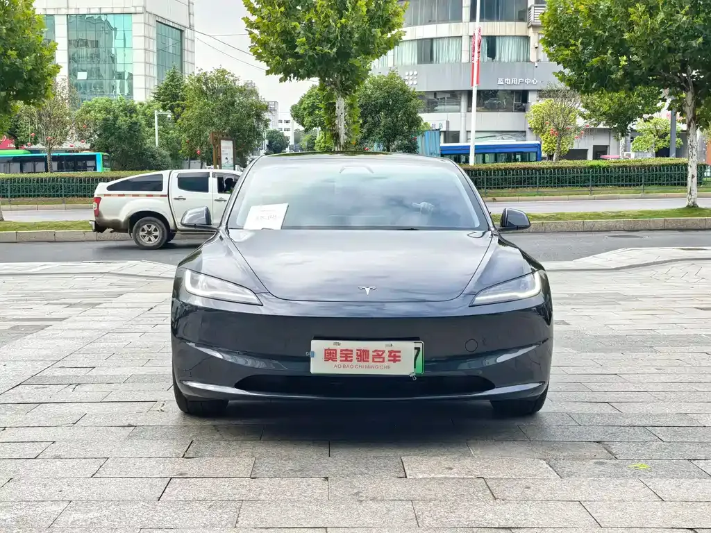 Tesla Model 3 — фото 2