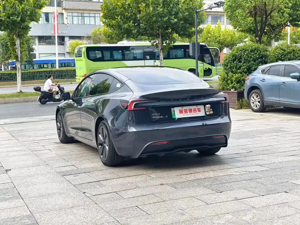 Tesla Model 3 — фото 6