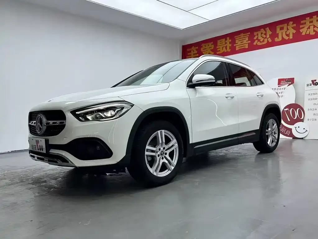 Mercedes-Benz GLA — фото 1