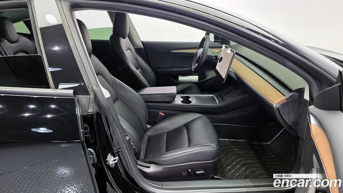 Tesla Model 3 — фото 10