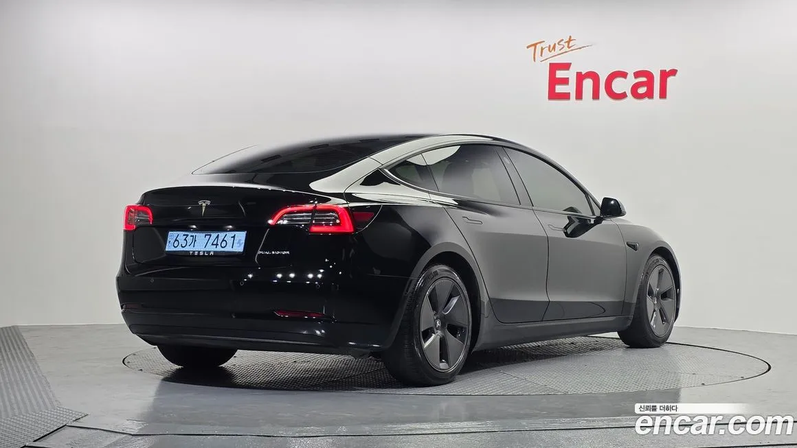 Tesla Model 3 — фото 2