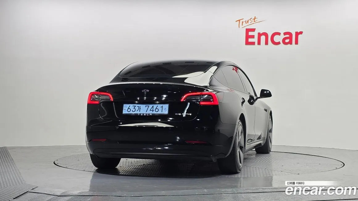 Tesla Model 3 — фото 4