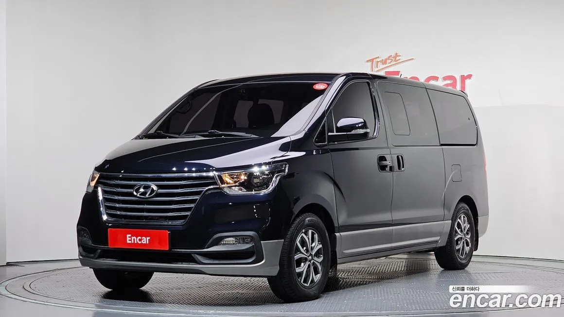 Hyundai Starex — фото 1