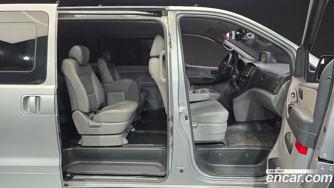 Hyundai Starex — фото 10