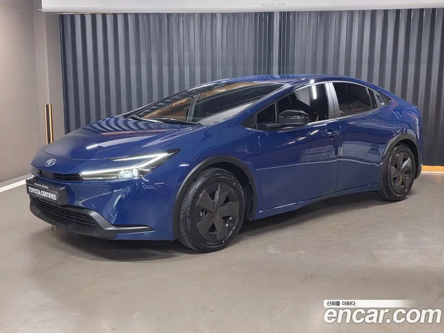 Toyota Prius — фото 1