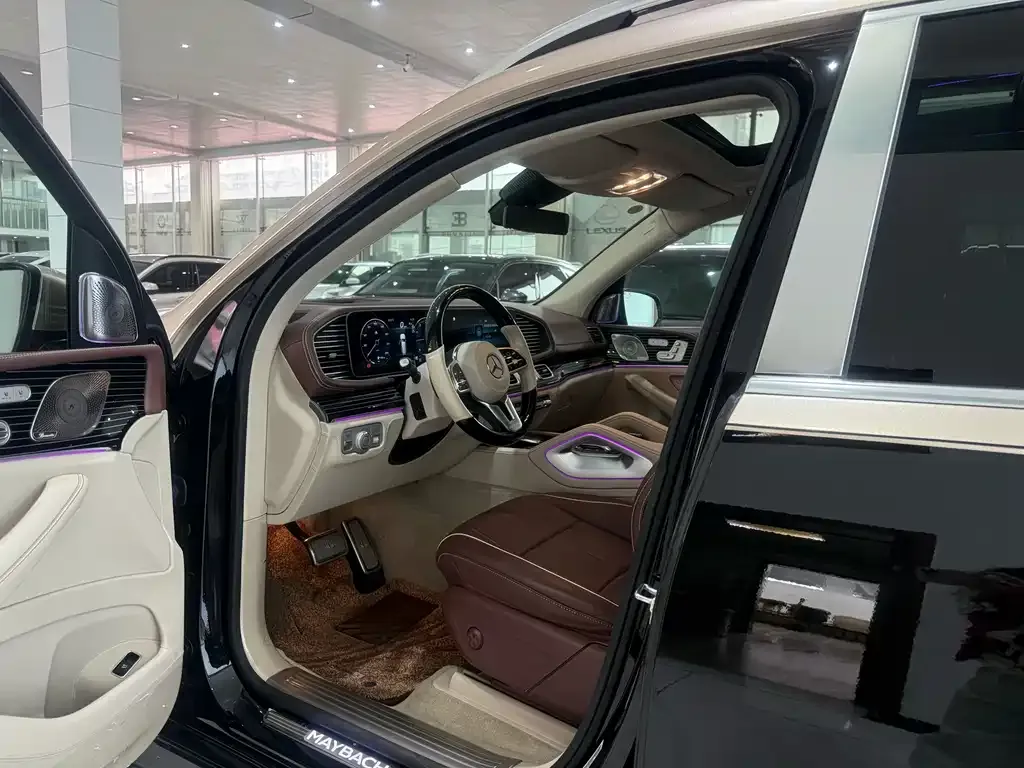Mercedes-Benz GLS — фото 8