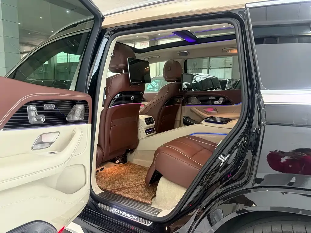 Mercedes-Benz GLS — фото 9