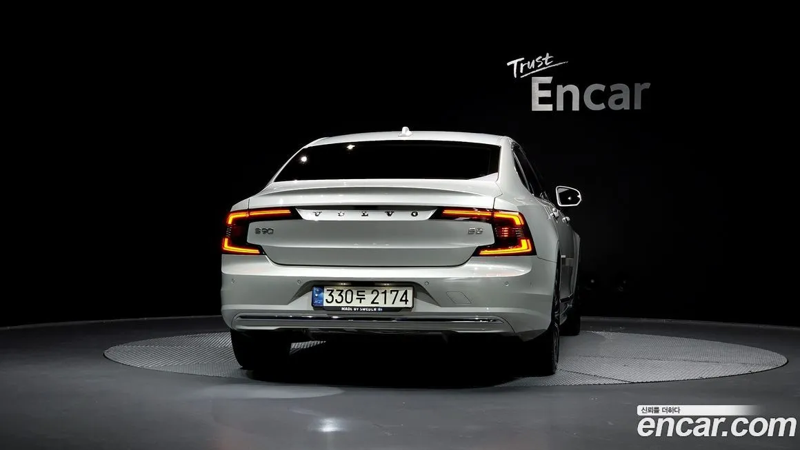 Volvo S90 — фото 4