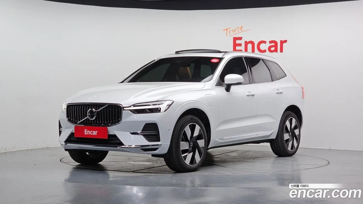 Volvo XC60 — фото 1