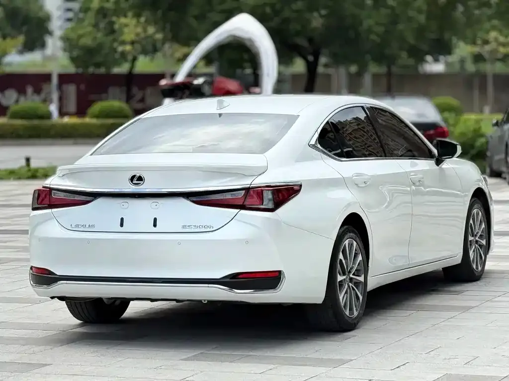 Lexus ES — фото 3