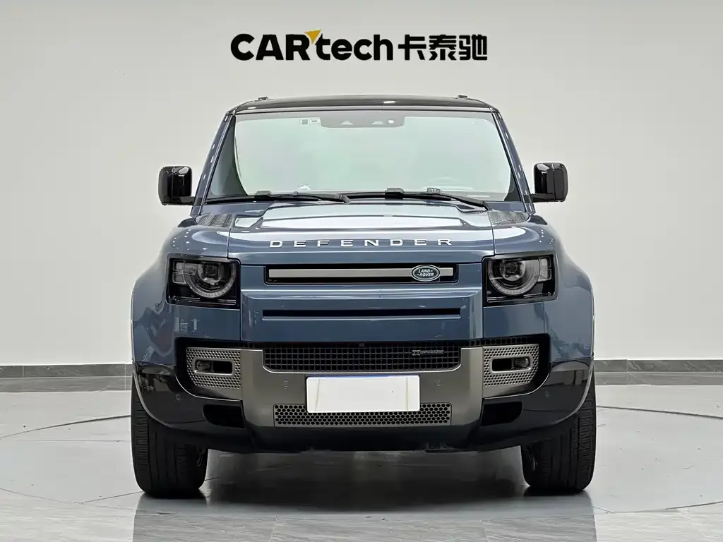 Land Rover Defender — фото 1
