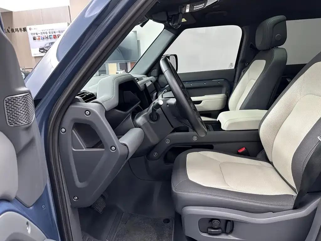 Land Rover Defender — фото 10