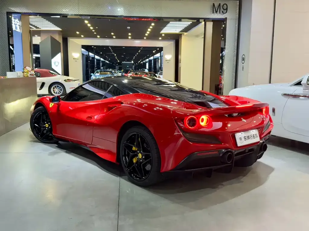 Ferrari F8 — фото 4