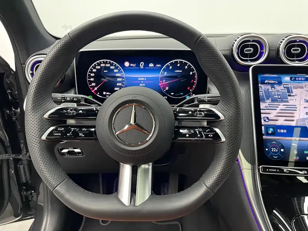 Mercedes-Benz GLC — фото 10