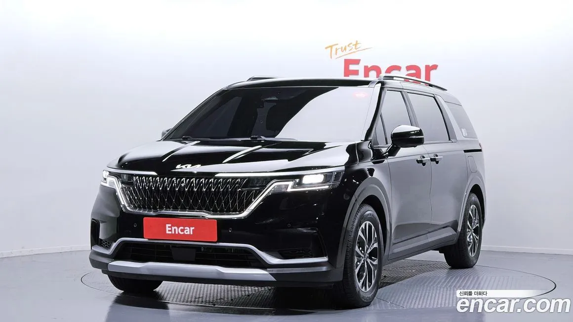 Kia Carnival — фото 1