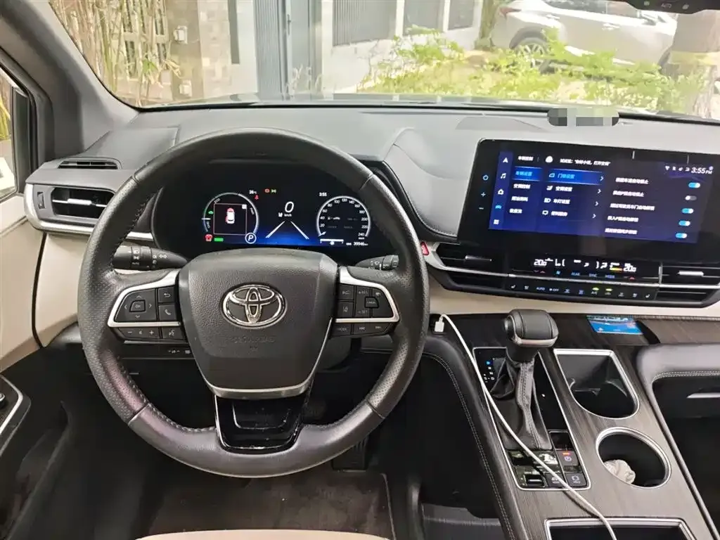 Toyota Sienna — фото 3