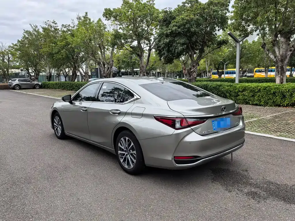Lexus ES — фото 6