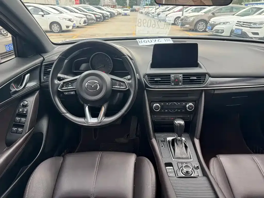 Mazda CX-4 — фото 10