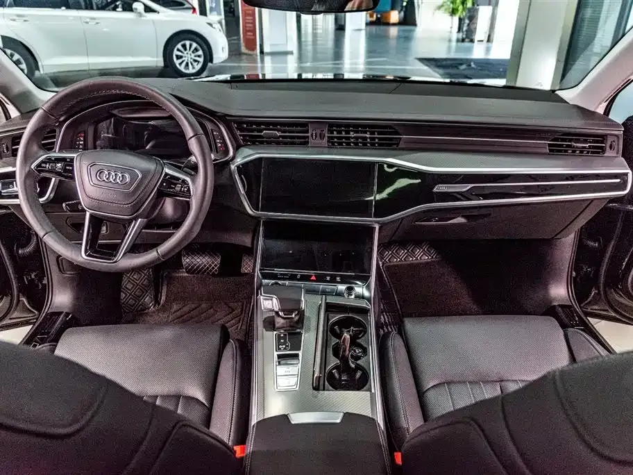 Audi A6L — фото 10