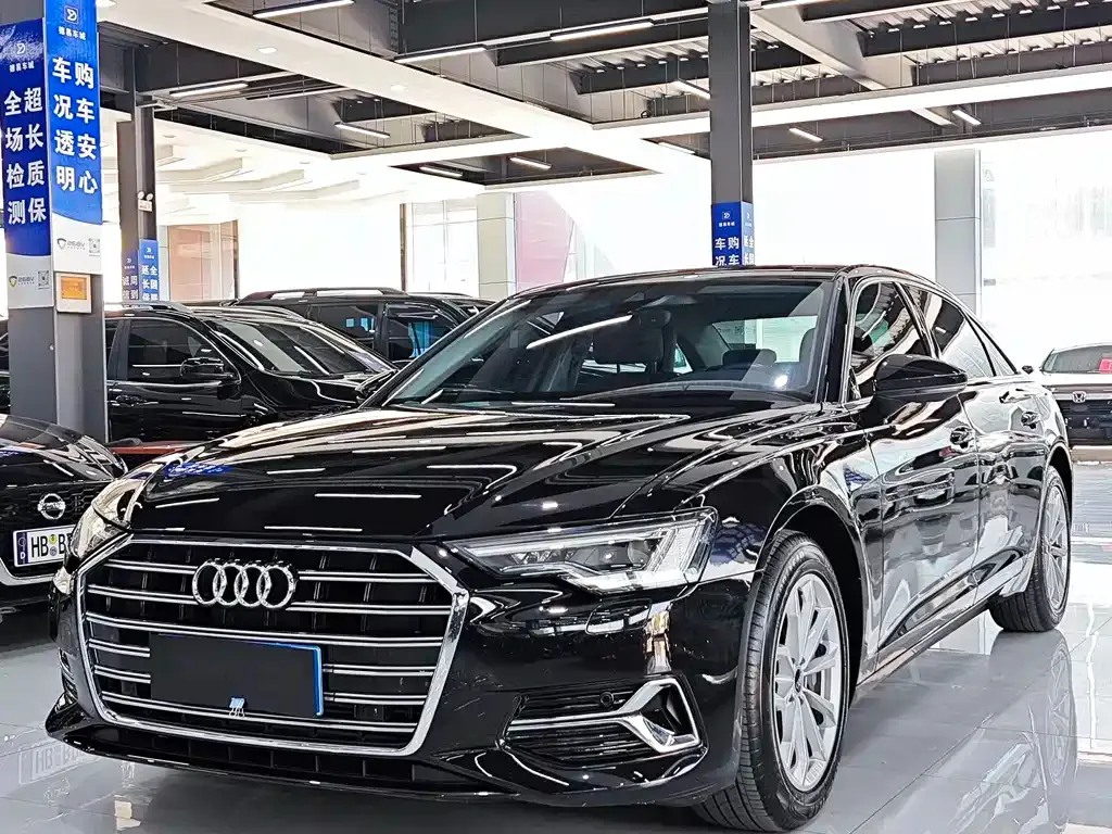 Audi A6L — фото 1