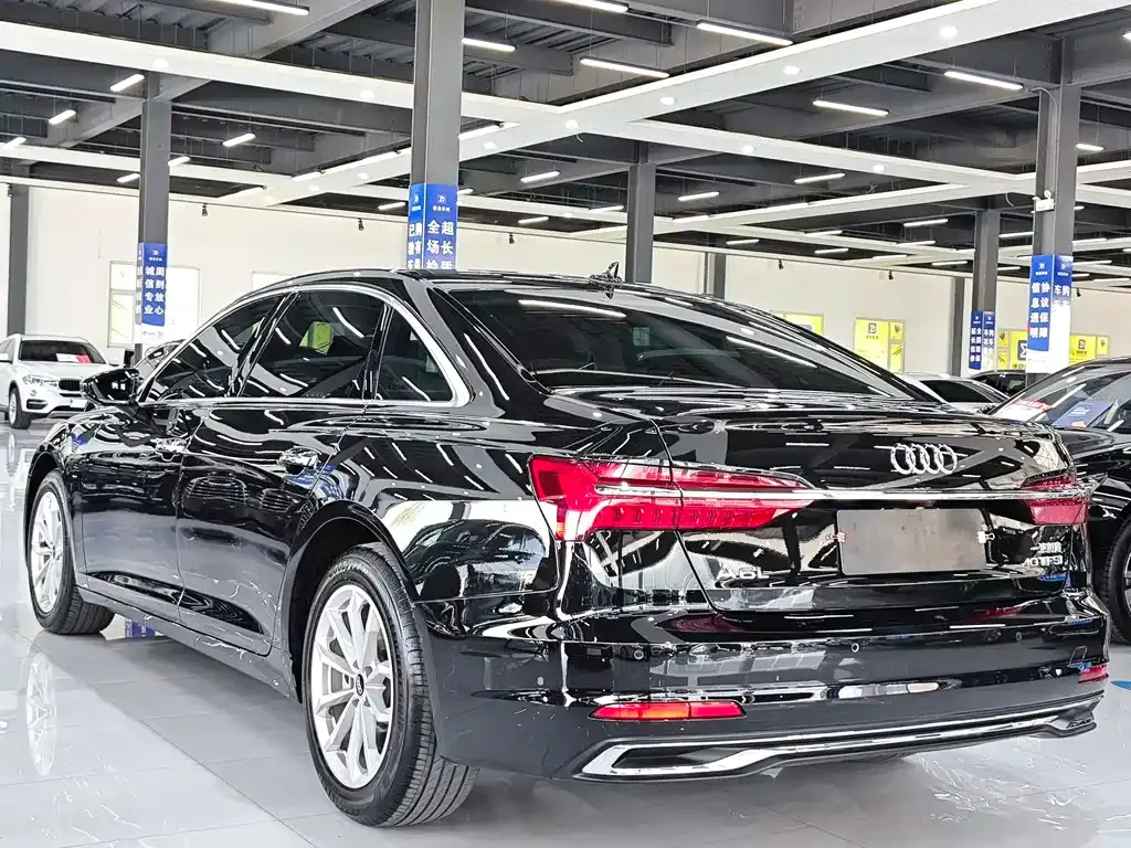 Audi A6L — фото 7