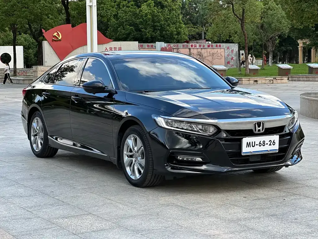 Honda Accord — фото 3