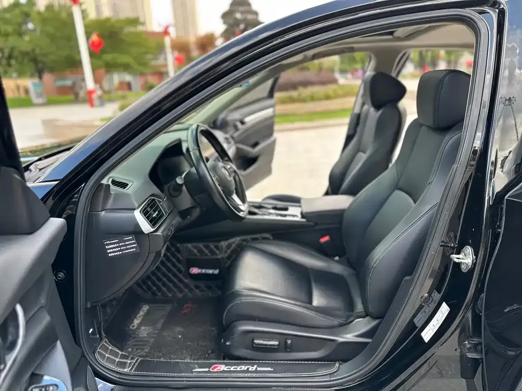 Honda Accord — фото 4