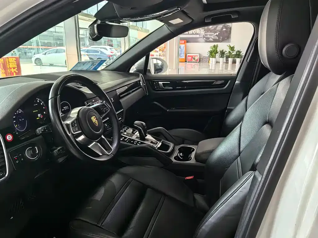 Porsche Cayenne Hybrid — фото 7