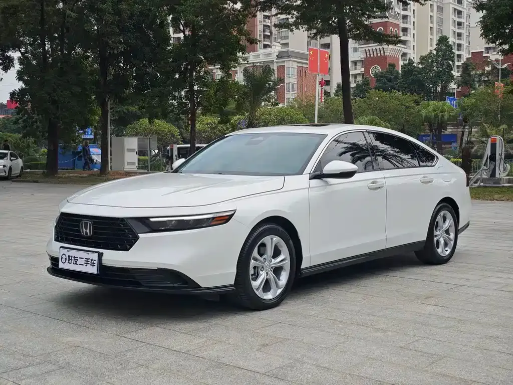 Honda Accord — фото 1
