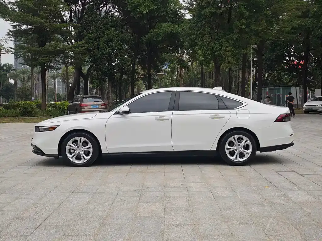 Honda Accord — фото 4