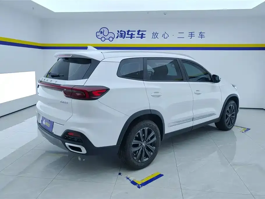 Chery Tiggo 8 — фото 3