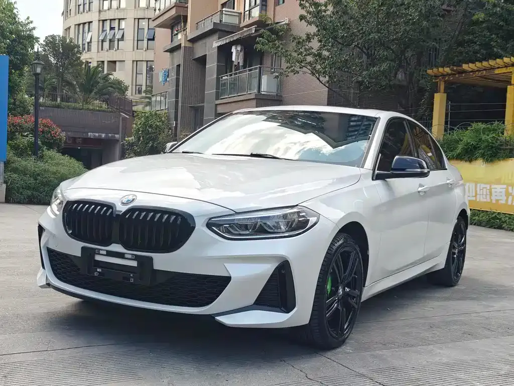 BMW 1 Series — фото 1