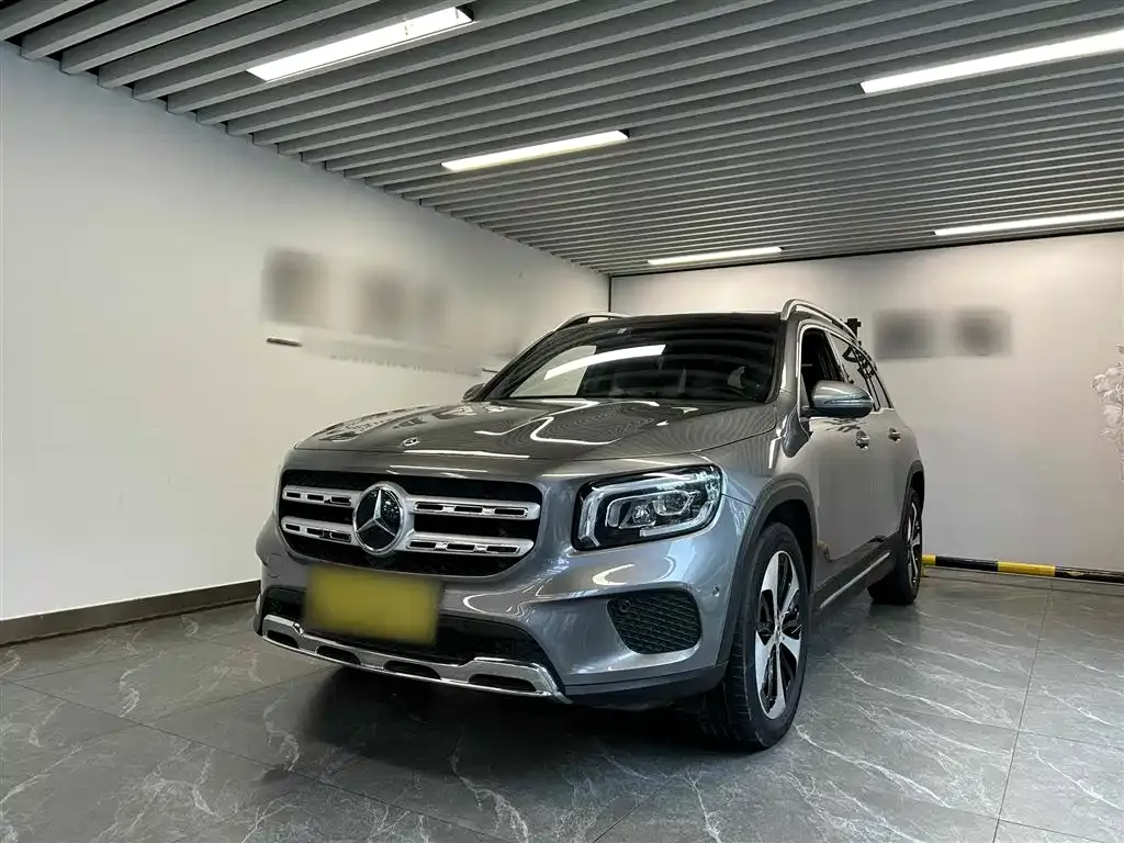 Mercedes-Benz GLB — фото 1