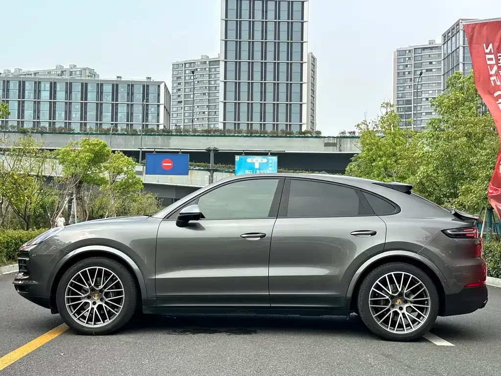 Porsche Cayenne — фото 4