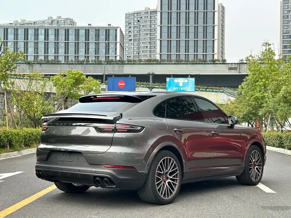 Porsche Cayenne — фото 5