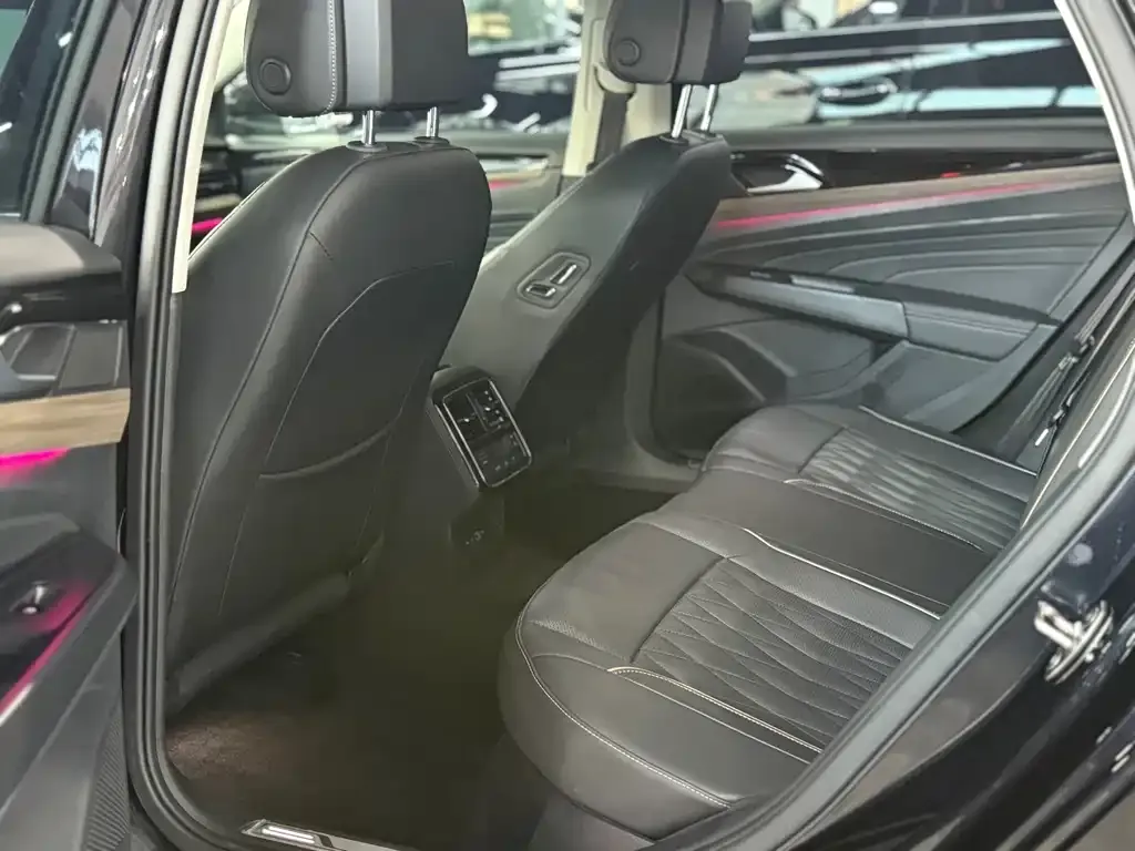 Volkswagen Passat — фото 5