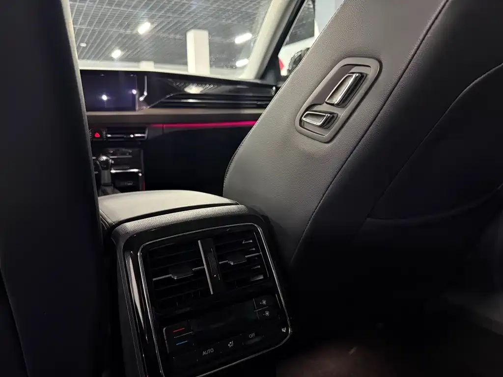 Volkswagen Passat — фото 8