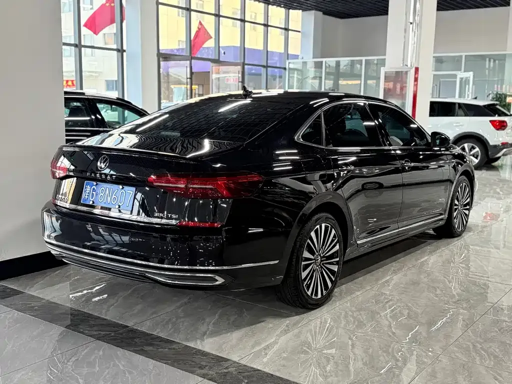 Volkswagen Passat — фото 9