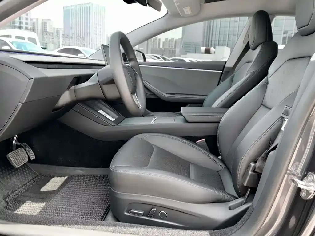 Tesla Model 3 — фото 4